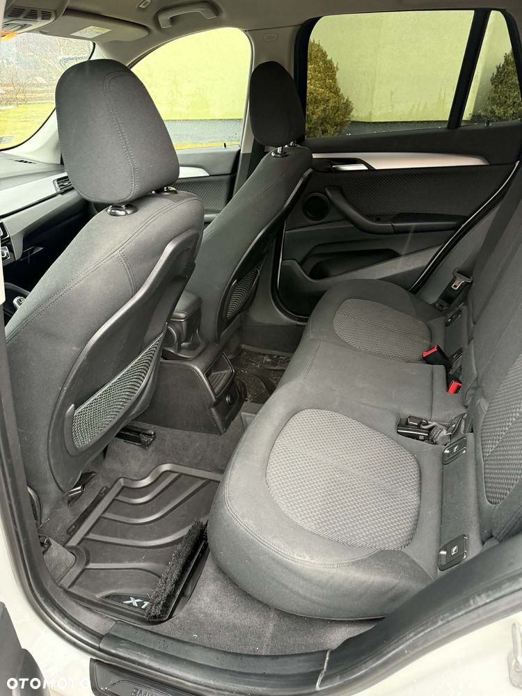 BMW X1 sDrive18i - 8