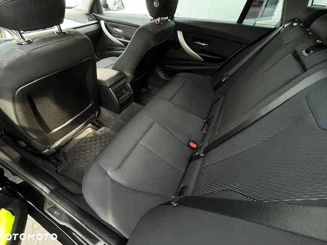 BMW Seria 3 - 16