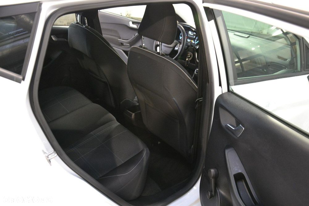 Ford Fiesta - 25