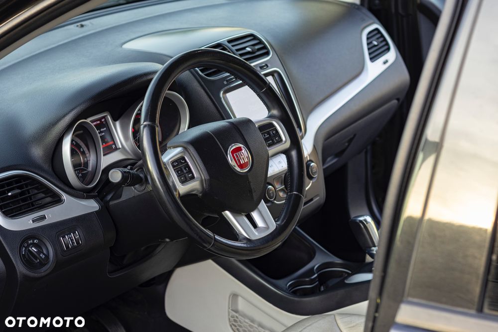 Fiat Freemont 3.6 V6 Lounge - 24