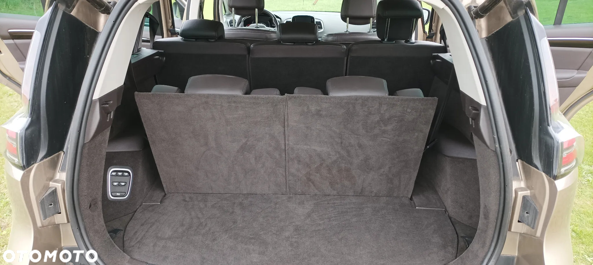 Renault Espace 1.6 dCi Energy Initiale Paris EDC 7os - 15