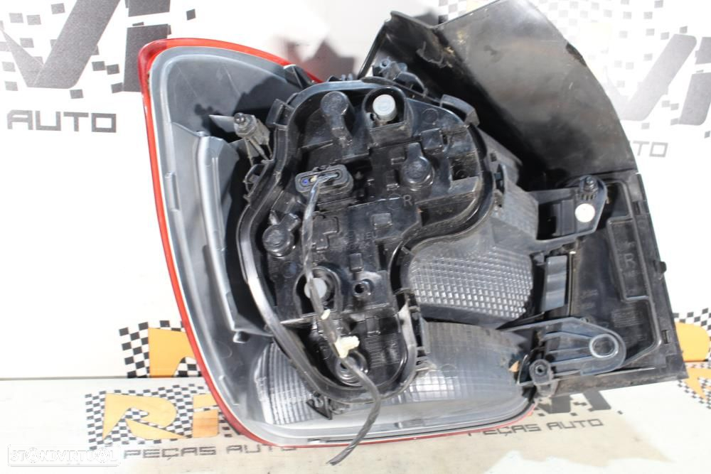 Farolim Direito Bmw 1 (F20)  Farolim Direito Bmw Serie 1 F20 / F21 - 8