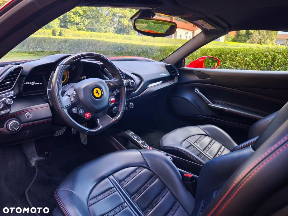 Ferrari 488 - 11