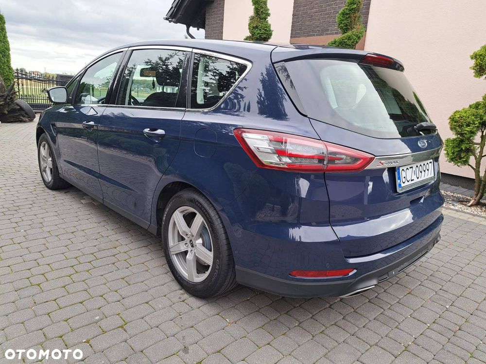 Ford S-Max - 13