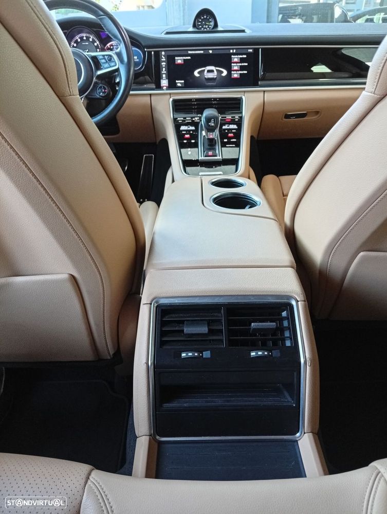 Porsche Panamera Sport Turismo 4 E-Hybrid Platinum Edition - 27