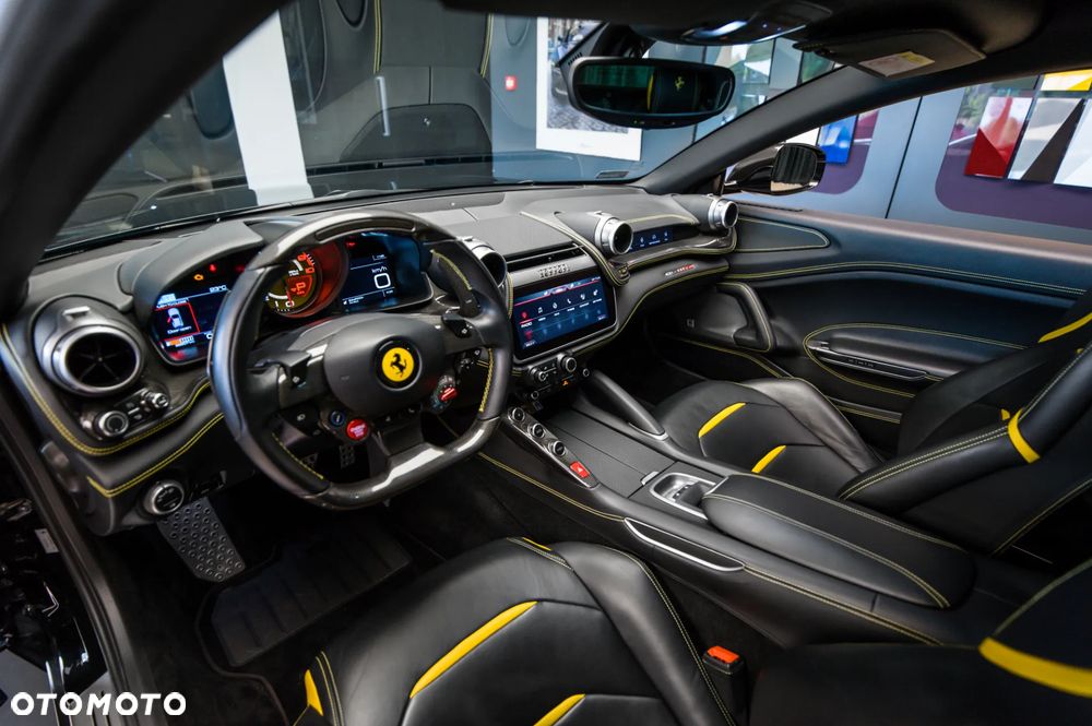 Ferrari GTC4Lusso - 29
