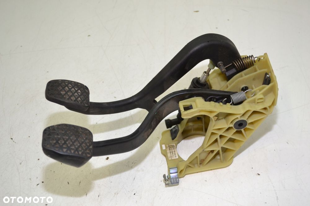 BMW E60 PEDAŁ HAMULCA SPRZĘGŁA 6769220 - 1