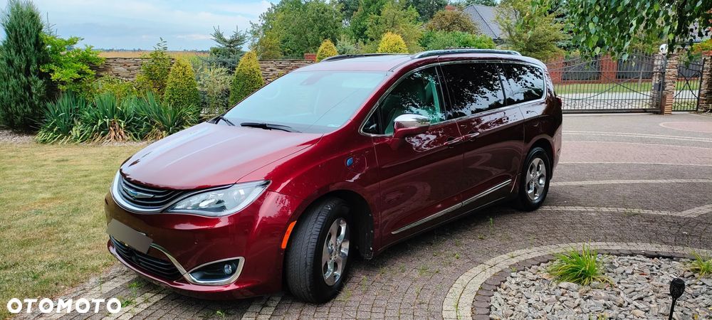 Chrysler Pacifica - 23