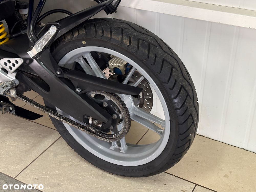 Yamaha YZF - 9