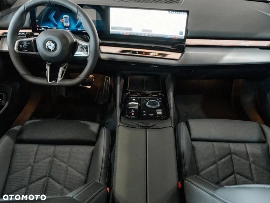 BMW Seria 5 540d xDrive mHEV M Sport - 11