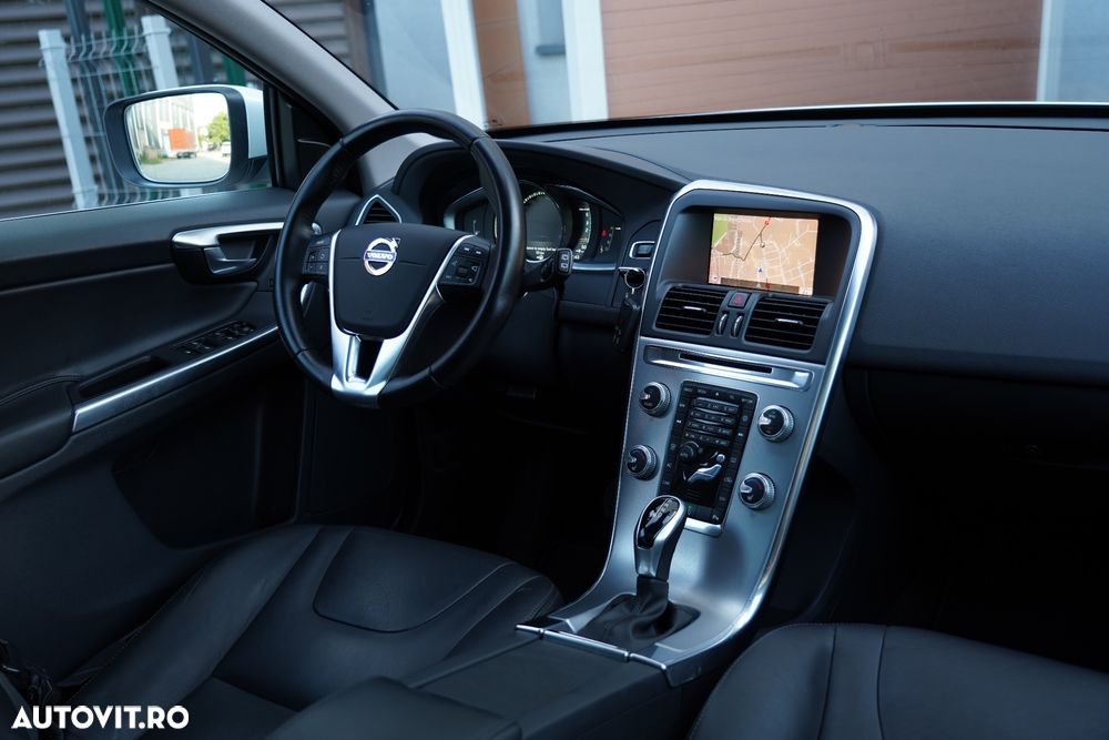 Volvo XC 60 D4 Geartronic Summum - 11
