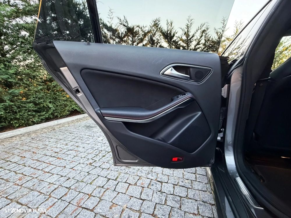 Mercedes-Benz CLA 220 d 7G-DCT AMG Line - 23