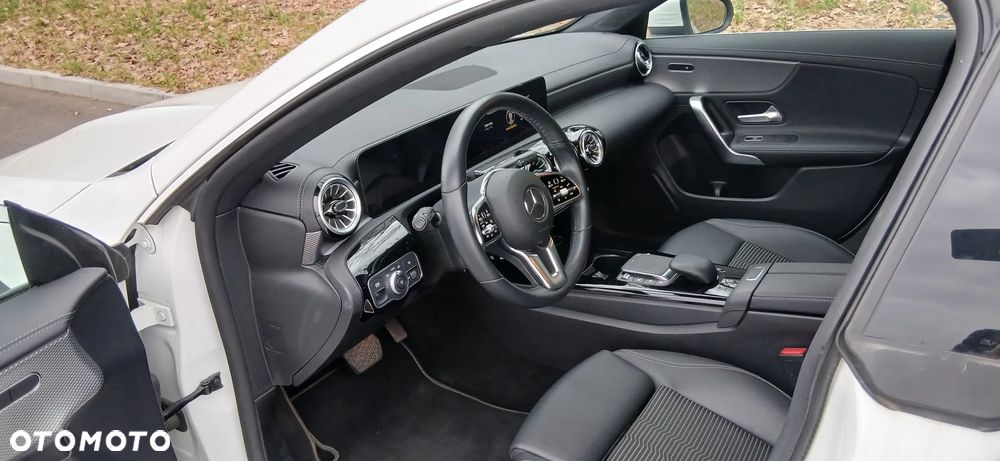 Mercedes-Benz CLA 200 7G-DCT - 14