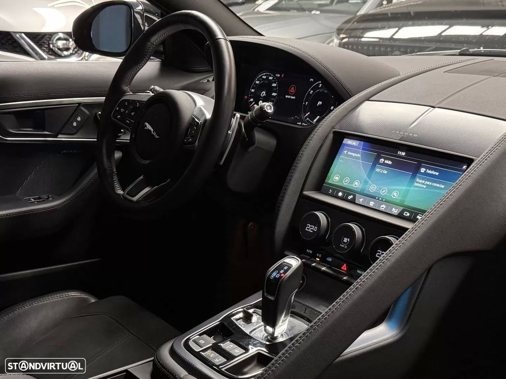 Jaguar F-Type 2.0 i4 R-Dynamic Black - 30