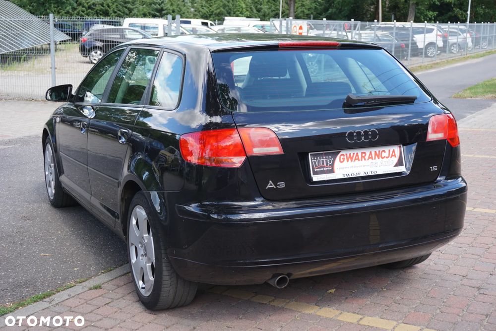 Audi A3 Sportback 1.6 FSI Ambiente - 5