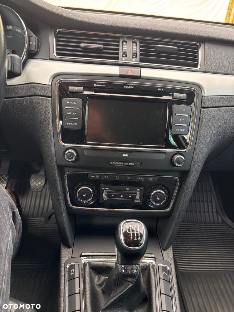 Skoda Superb 2.0 TDI Ambition - 28