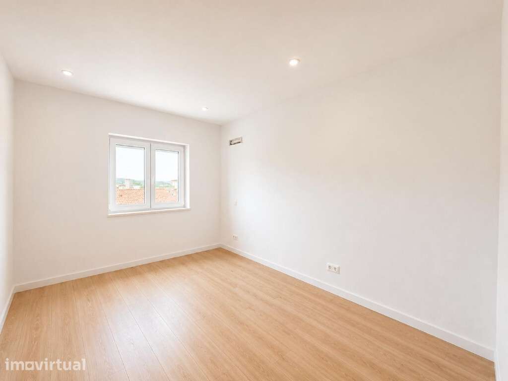 Apartamento T3 em zona do Vale das Flores, Coimbra - Grande imagem: 2/6