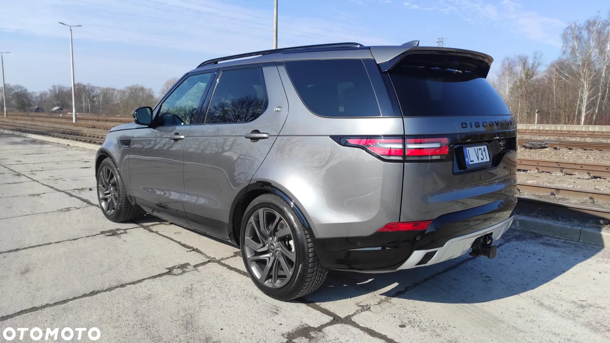 Land Rover Discovery V 3.0 Si6 HSE Luxury - 12