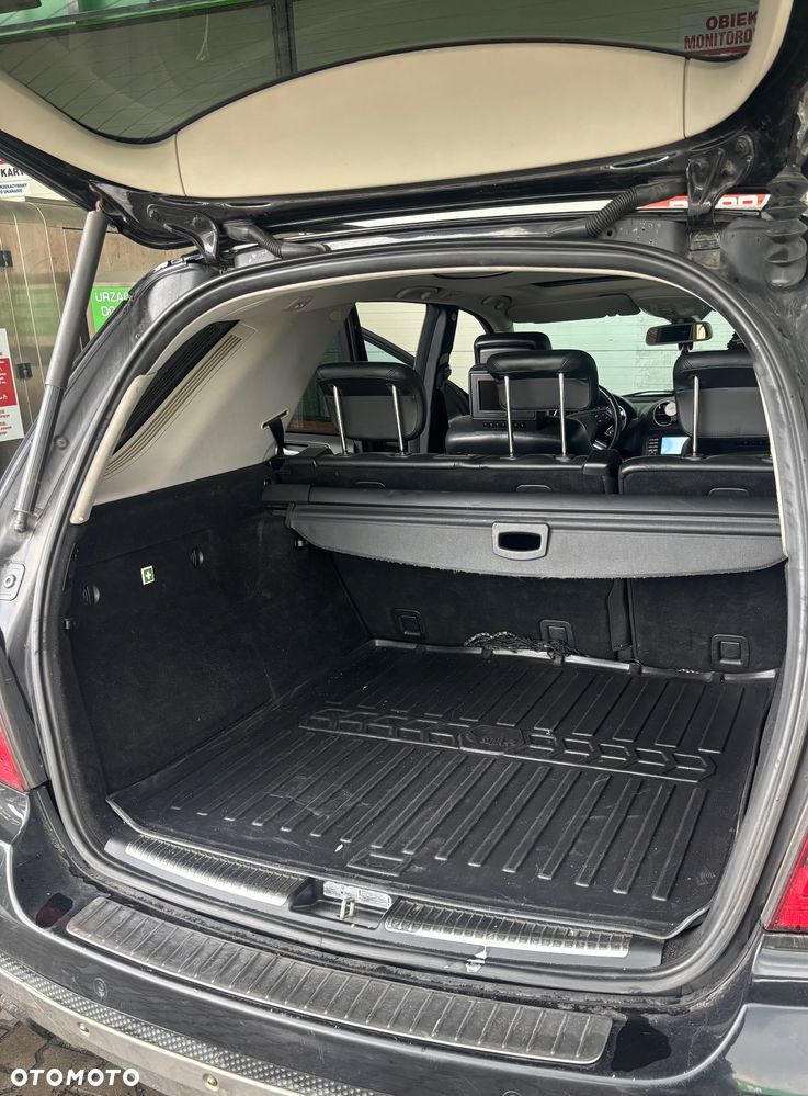 Mercedes-Benz ML - 14