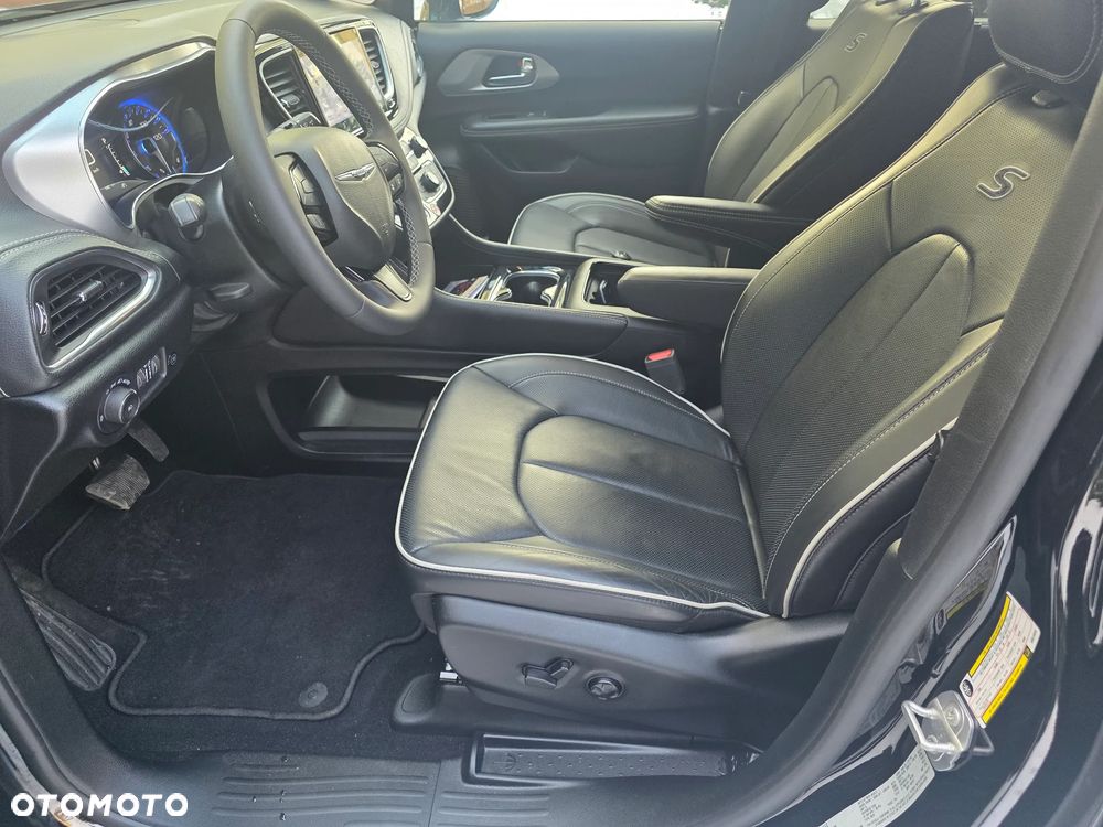 Chrysler Pacifica - 9