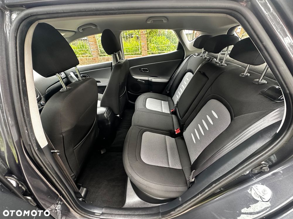 Kia Ceed 1.6 GDI L DCT - 9