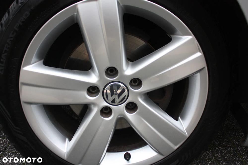 Volkswagen Touran 1.2 TSI Cup - 35