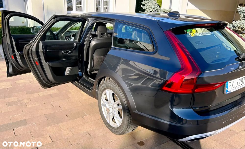 Volvo V90 Cross Country D4 AWD - 9