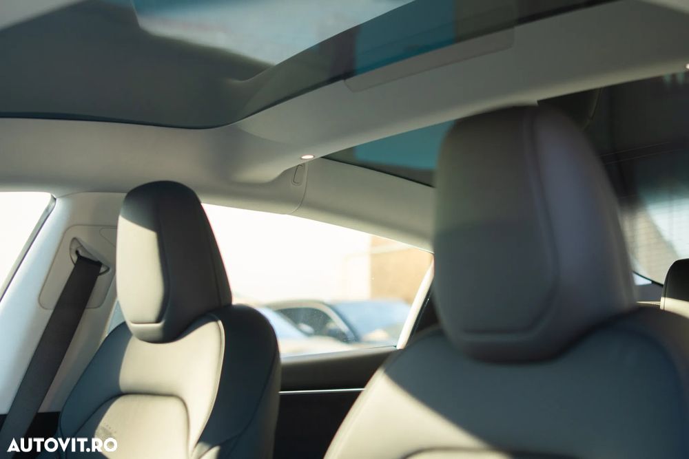 Tesla Model 3 Long Range AWD Premium - 5