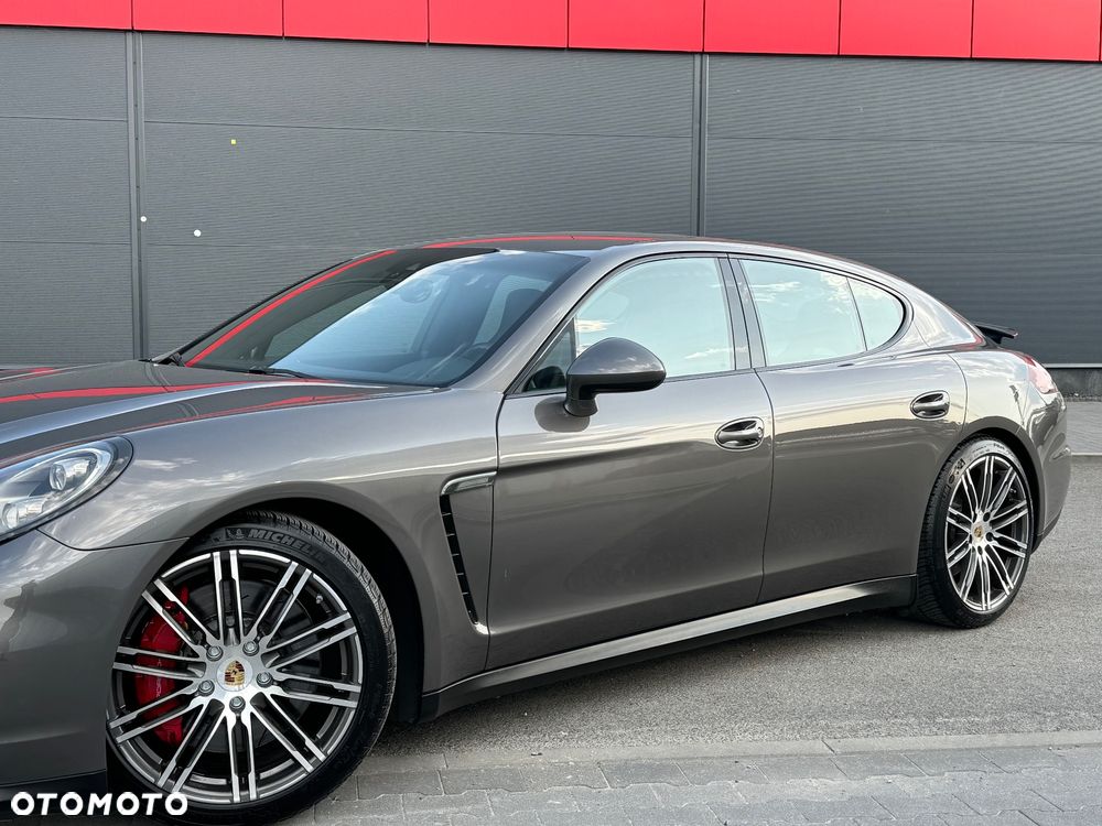 Porsche Panamera - 17
