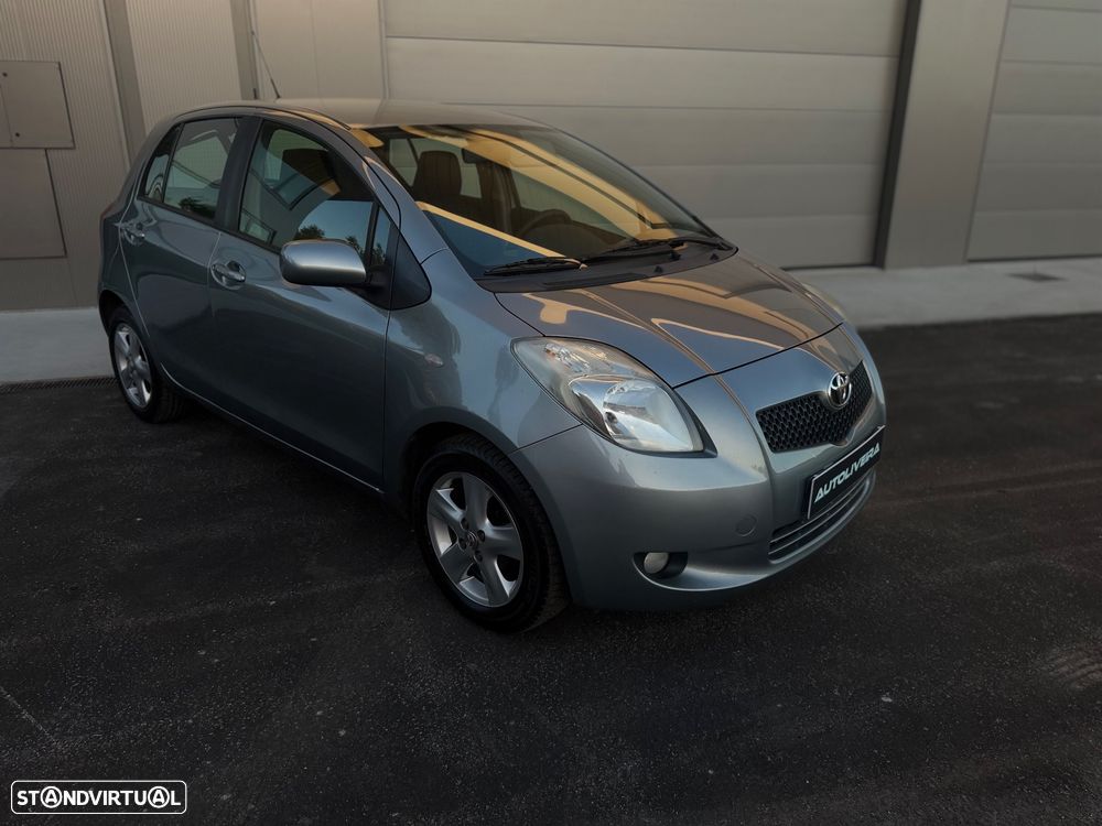 Toyota Yaris 1.3 VVT-i Sol AC+VSC - 9