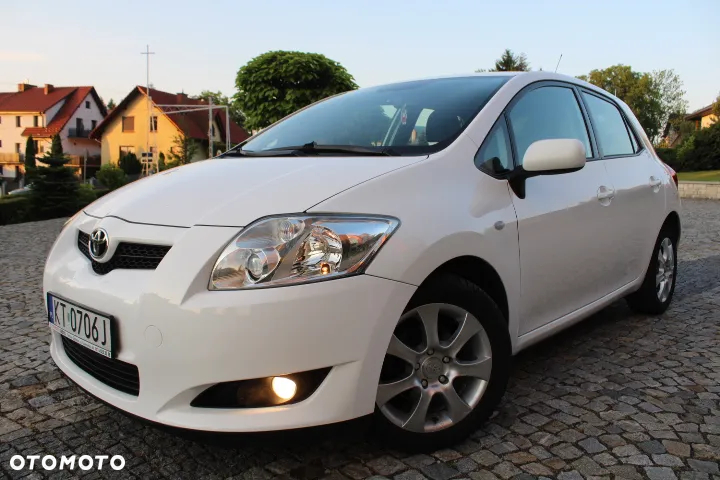 Toyota Auris 1.33 VVT-i Premium + - 29