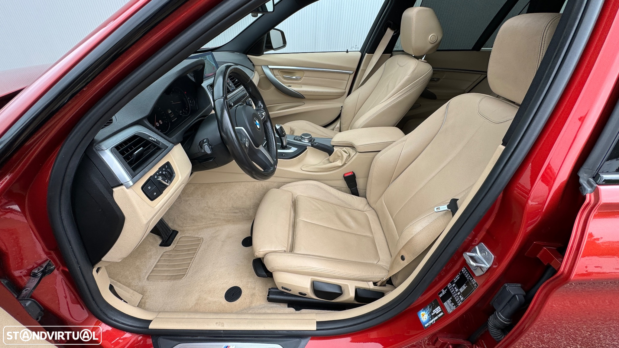 BMW 318 d Touring Pack M Shadow Auto - 29