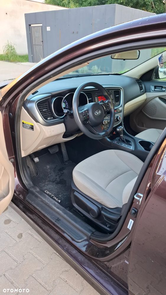 Kia Optima 2.0 L - 6