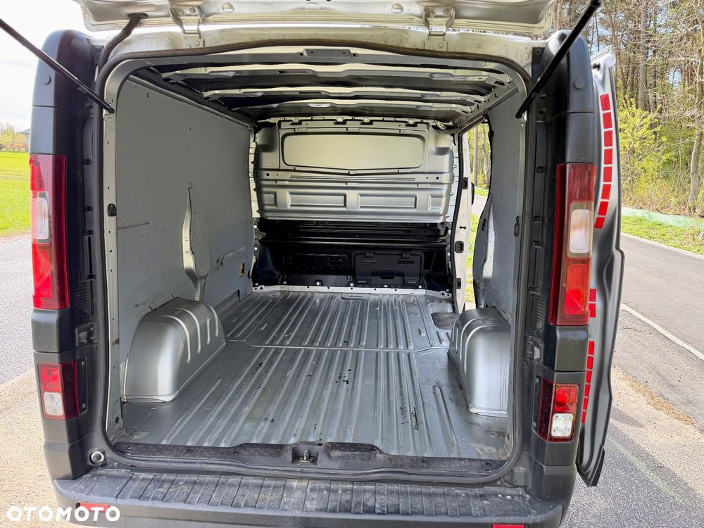 Opel Vivaro - 12