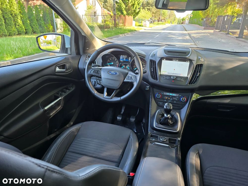 Ford Kuga 1.5 EcoBoost 2x4 Titanium - 28
