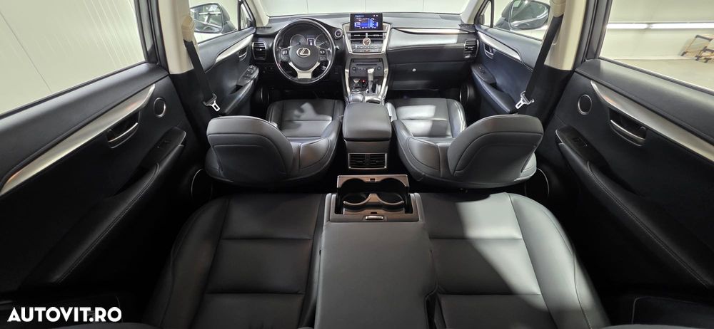 Lexus Seria NX 300h AWD Luxury - 32