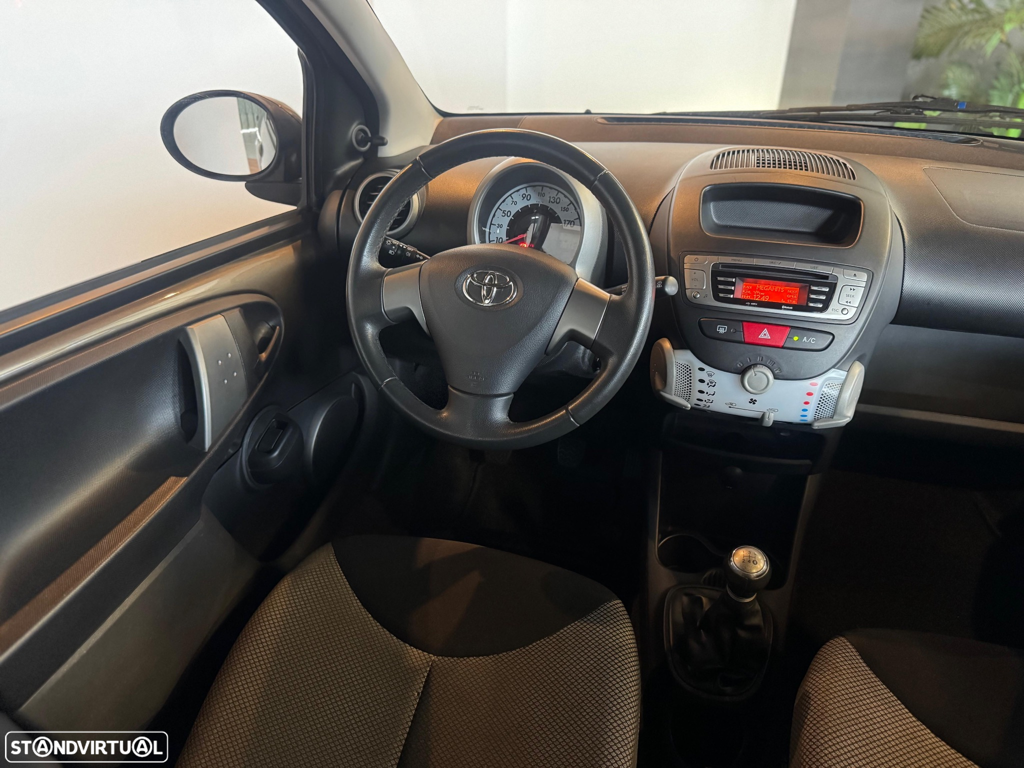 Toyota Aygo 1.0 X-Play+AC - 11