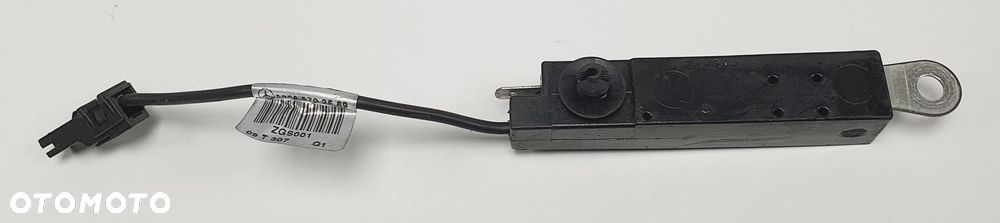 WZMACNIACZ ANTENY MERCEDES W212 W204 A2048702589 - 2