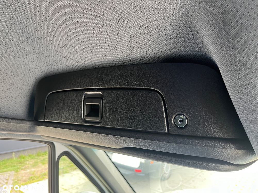 Mercedes-Benz Sprinter 517 - 23