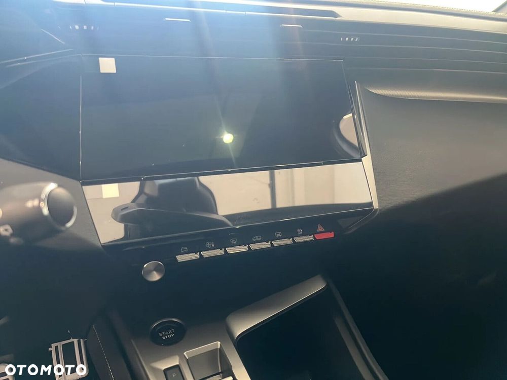 Peugeot 308 1.2 mHEV GT Exclusive S&S e-DCS6 - 17