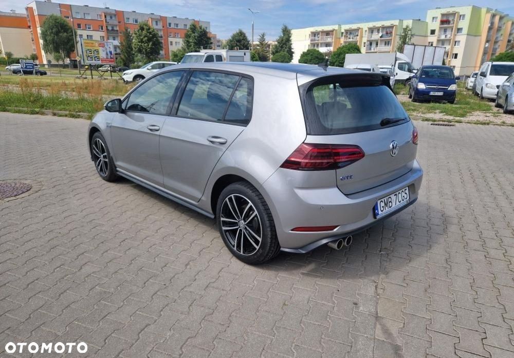 Volkswagen Golf - 5