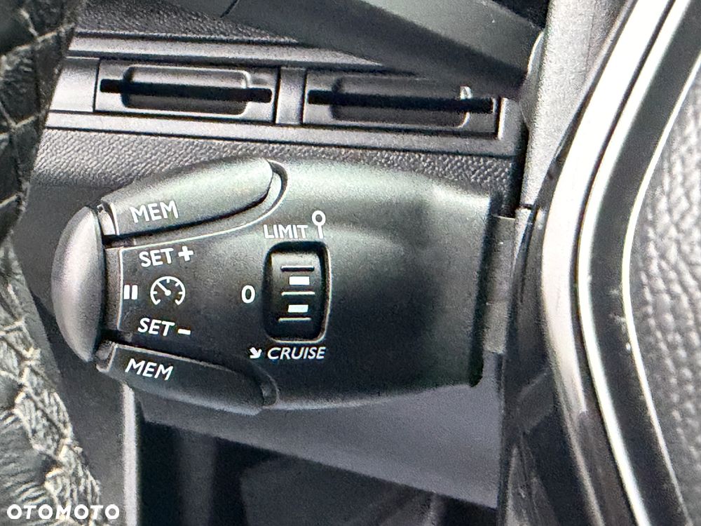 Peugeot 3008 PureTech 130 Stop & Start GPF Active Business-Paket - 24