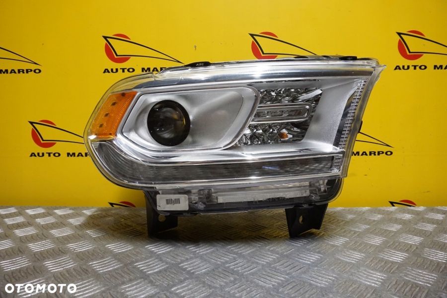 DODGE DURANGO 2014- REFLEKTOR LAMPA JASNA XENON Z LED PRAWA USA - 2