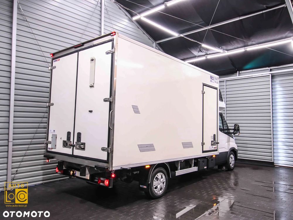 Iveco DAILY CHŁODNIA + MROŹNIA + AGREGAT x 2 + AUTOMAT - 3