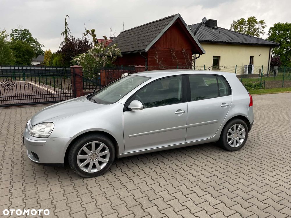 Volkswagen Golf - 1