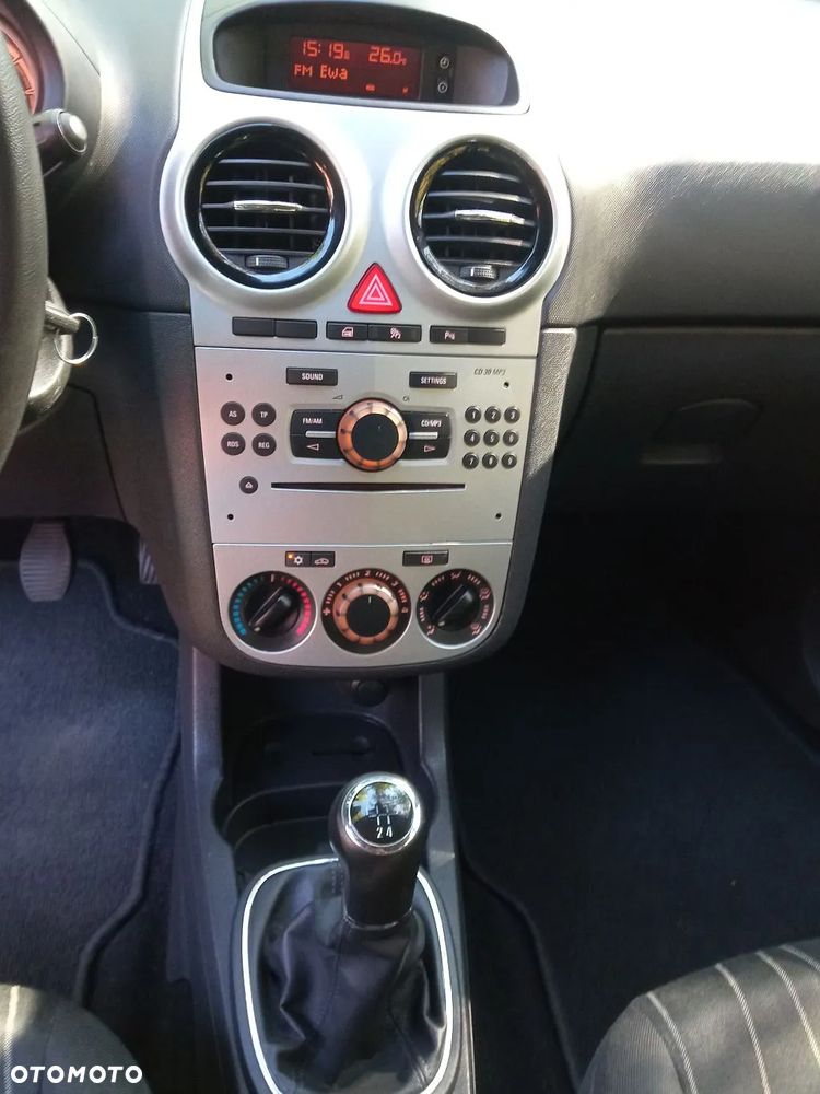 Opel Corsa 1.4 16V Cosmo - 10
