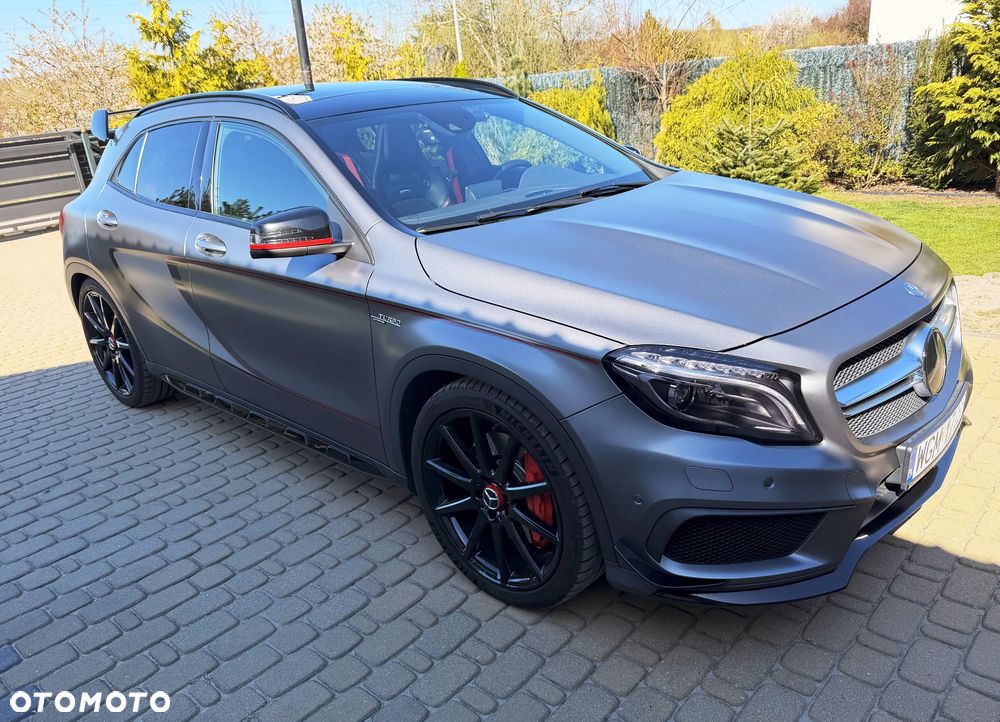 Mercedes-Benz GLA 45 AMG 4-Matic Edition 1 - 3
