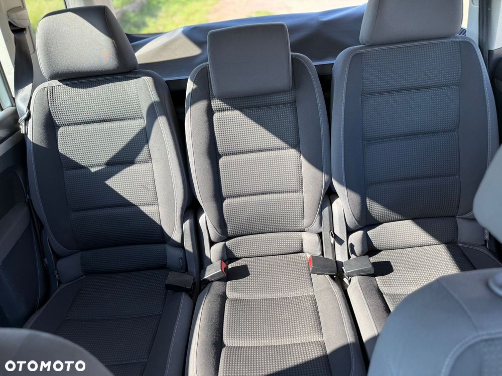 Volkswagen Touran 1.9 TDI DPF BlueMot Conceptline - 19