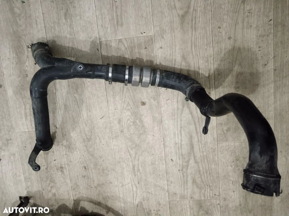 Furtun tubulatura intercooler 3.0 d maserati levante 2017 670035003