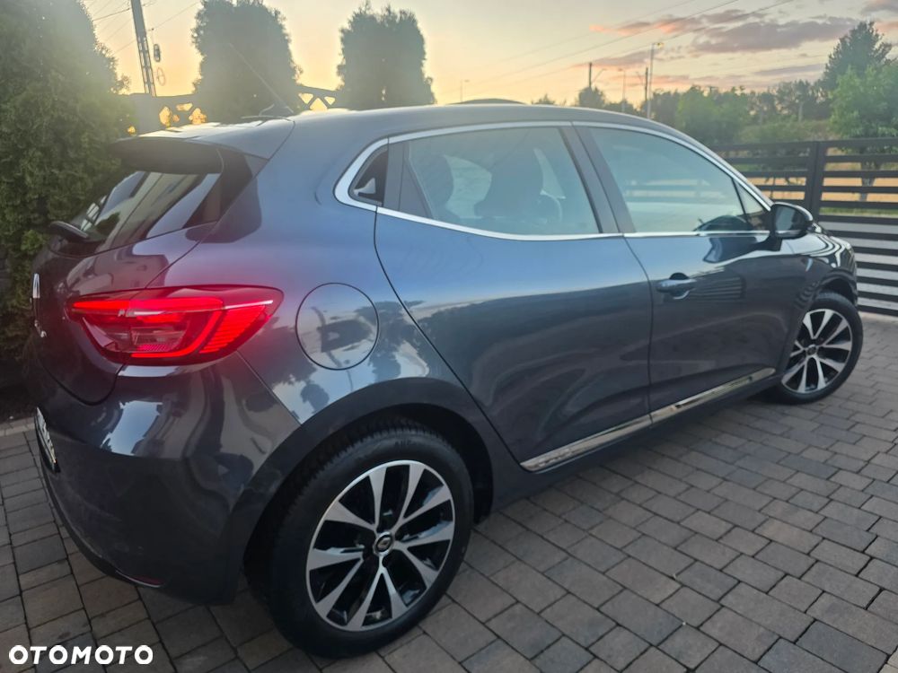 Renault Clio - 11